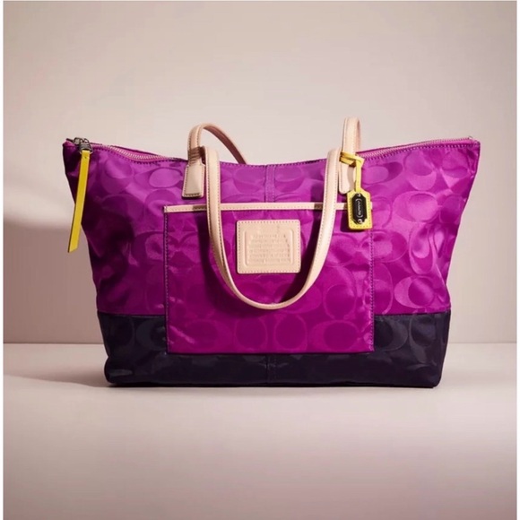 Coach Legacy Weekend East West Zip Top Tote 24865 - Picture 9 of 9